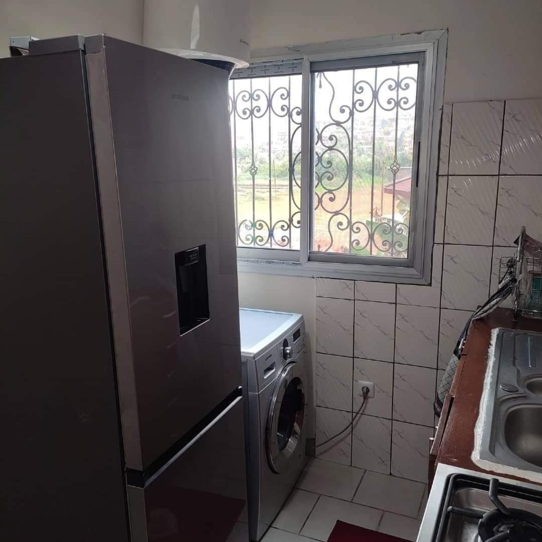 Appartement Meuble A Simbock Non Loin De Dovv Yaoundé Zewnętrze zdjęcie